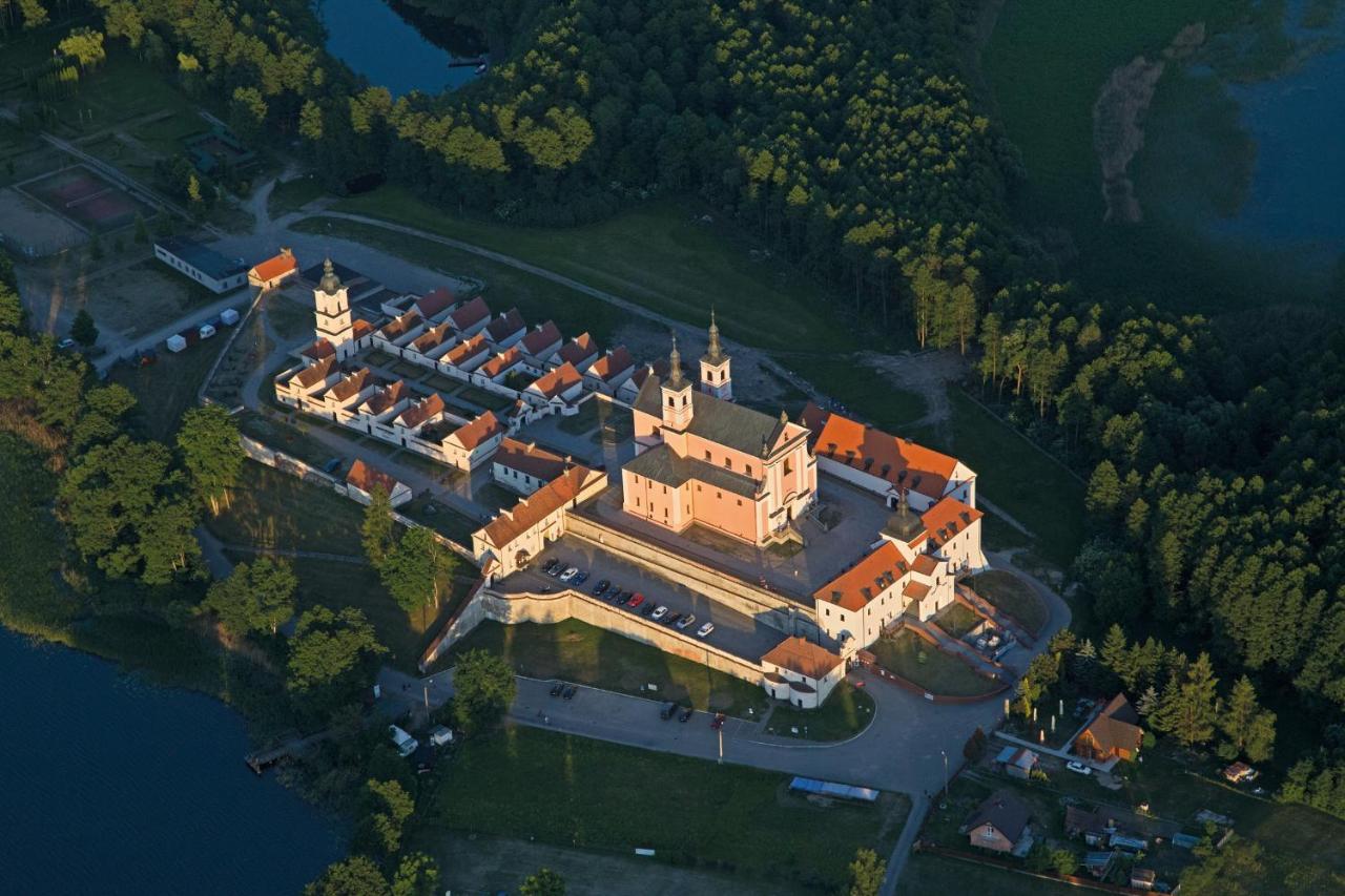 Pokamedulski Klasztor W Wigrach วิกรี ภายนอก รูปภาพ
